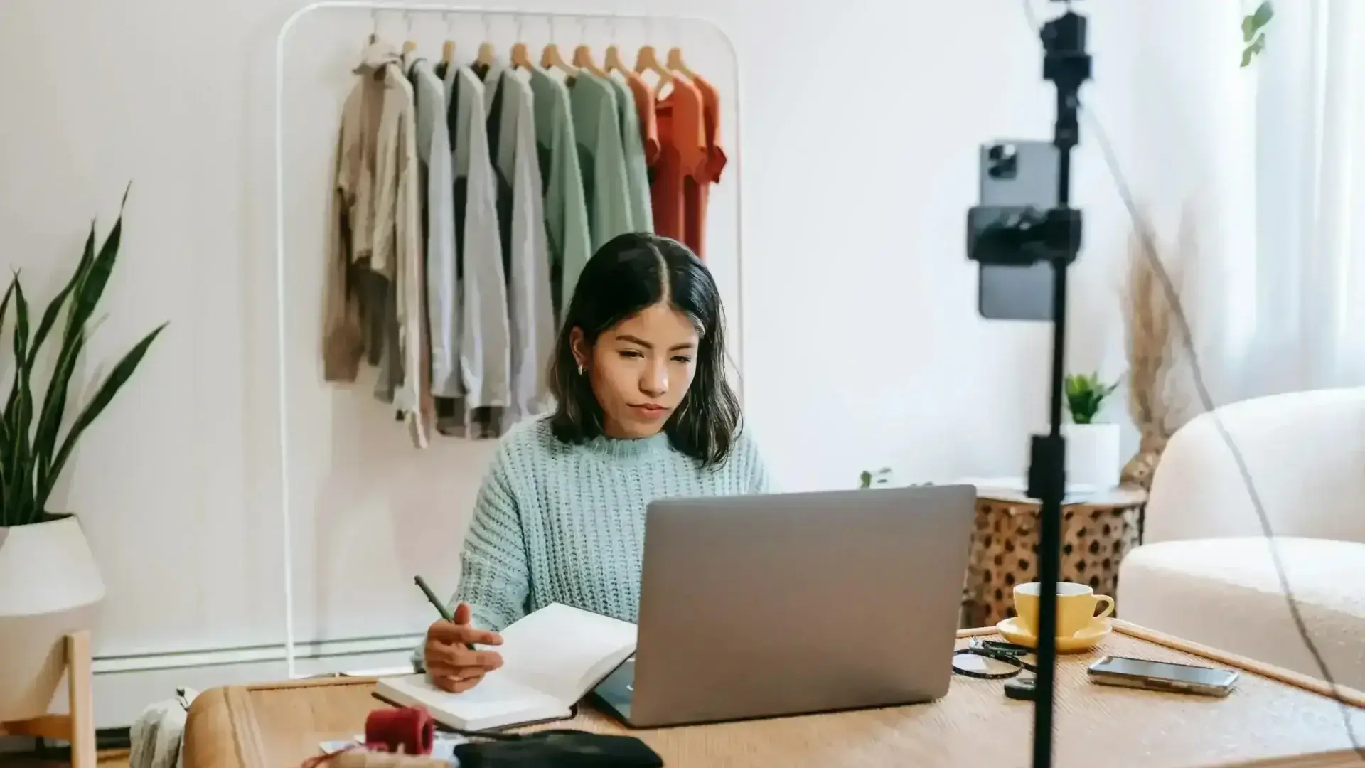 What is an Influencer Marketplace & Best Influencer Marketplaces for Brands