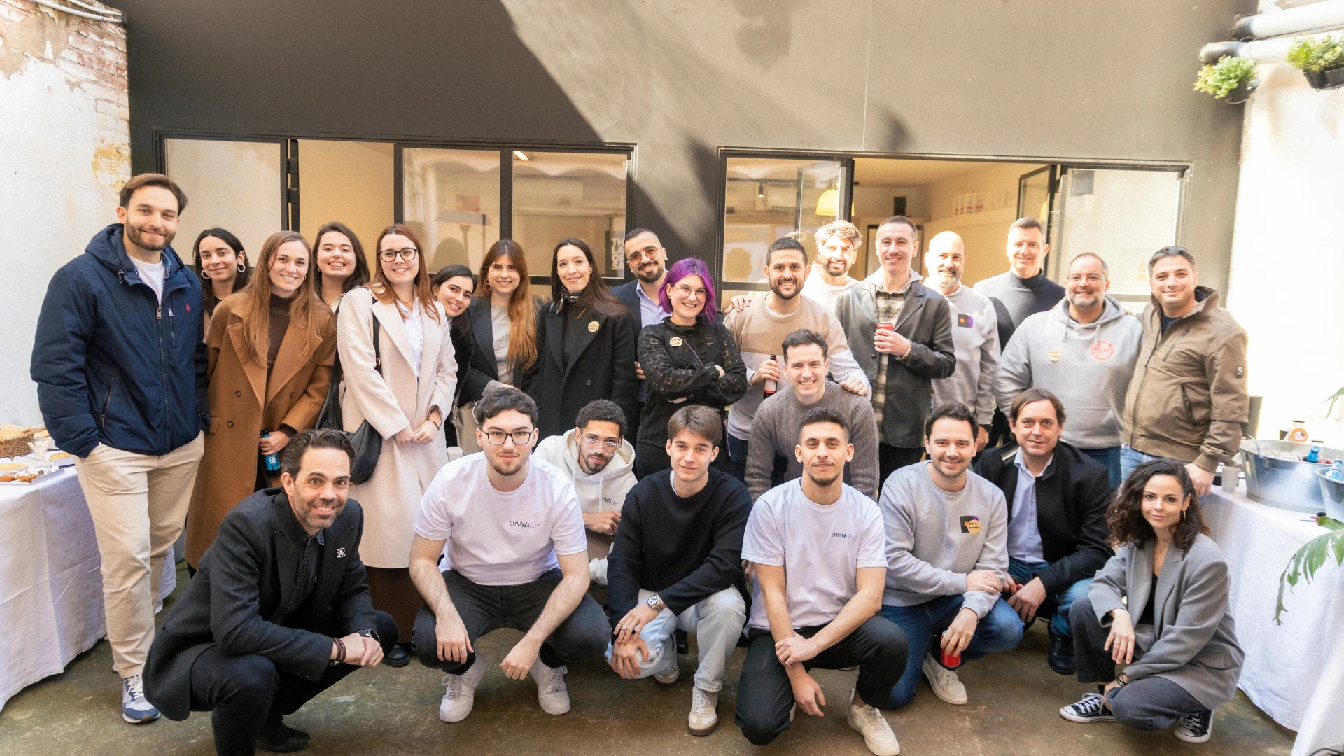 Group picture of attendees of the E-commerce Confidential event